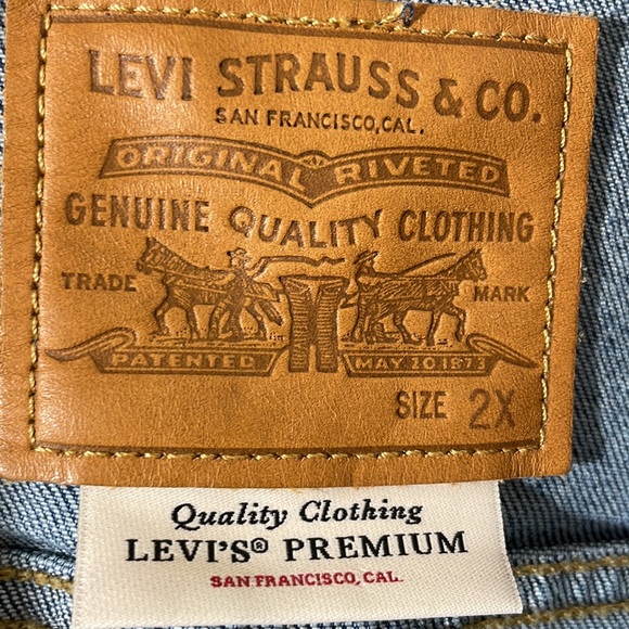 Levi’s Ex-Boyfriend Trucker Denim Jacket - Picture 16 of 17